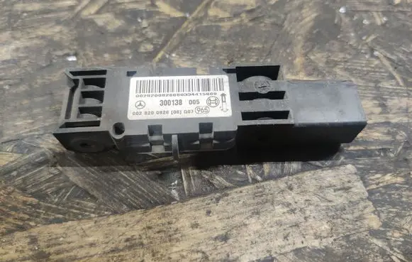 Mercedes-Benz CL C215 Airbag deployment crash/impact sensor 0028200826