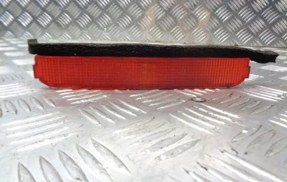 Nissan Almera Tino Third/center stoplight