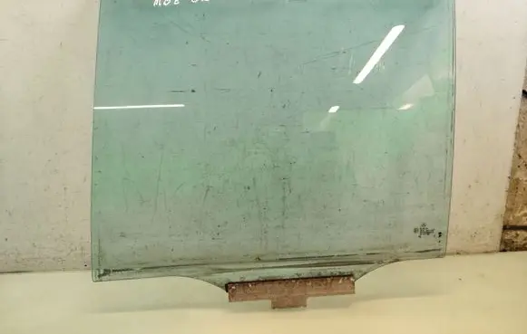 Mercedes-Benz E W210 Rear door window glass 43R001190