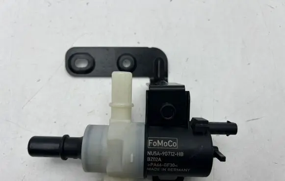 Ford Kuga III Vacuum valve NU5A9G712HB