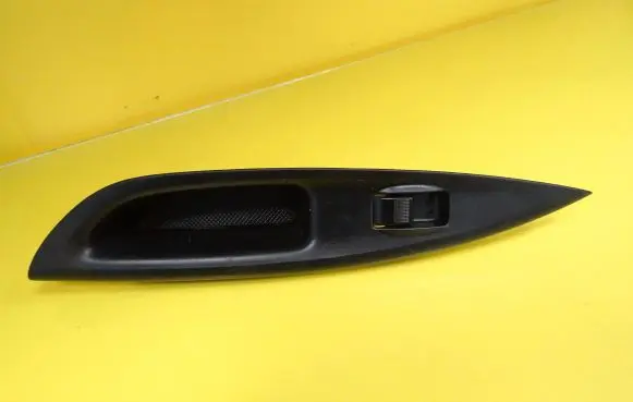 Mazda 6 Electric window control switch 3582H31