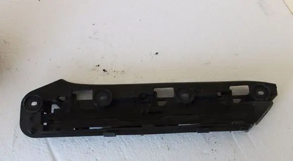Volkswagen Touran I Front bumper mounting bracket 1T0807936 1T0807050