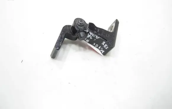 Volkswagen PASSAT B8 Front door lower hinge 8X0831404E A046574