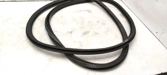 Volvo XC40 Front door rubber seal