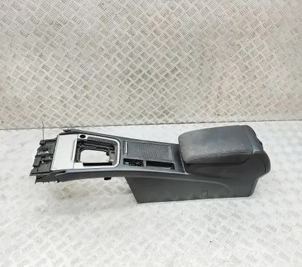 Volkswagen PASSAT B8 Center console 3G2863241C