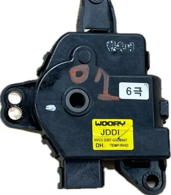 Hyundai Genesis Coolant heater control valve D267GGDBA01