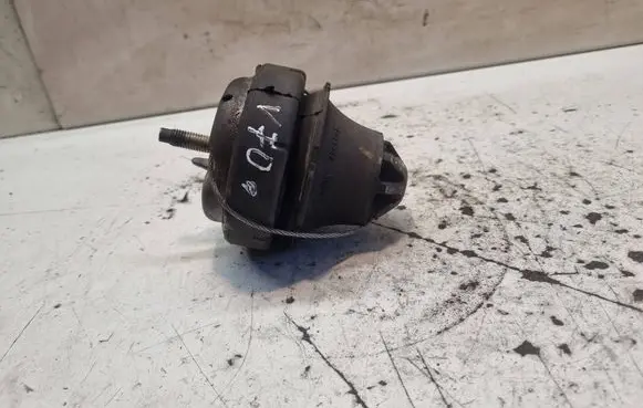Engine mount bracket