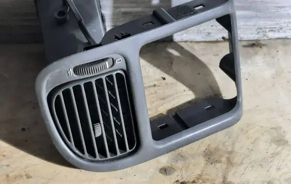 Volvo S40, V40 Dash center air vent grill 30801846LH