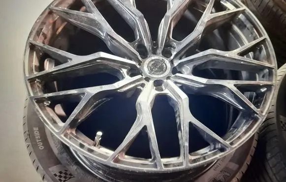 Dodge Durango R21 carbon fiber rim 