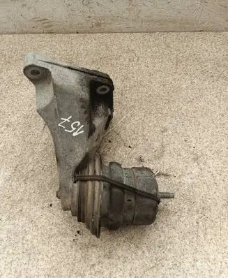 Engine mount bracket