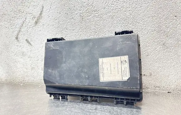 Opel Zafira B Fuse box cover 13125865
