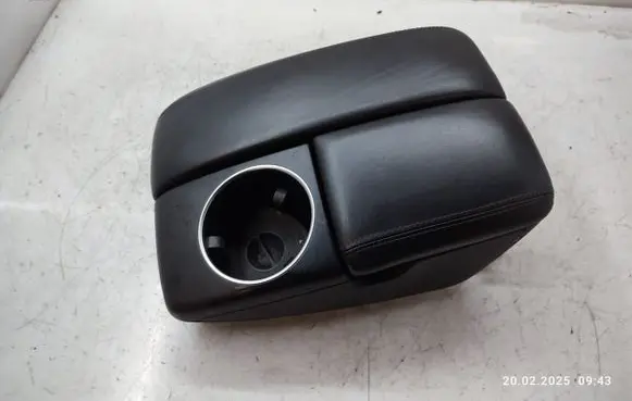 Audi Q7 4L Armrest 4L1864207