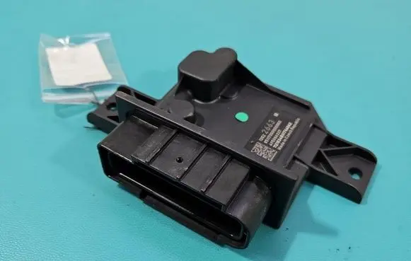 Opel Astra K Central body control module 13522663 IMPRK1552290