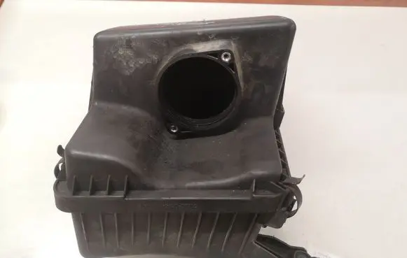 KIA Sorento Air filter box 281103E700