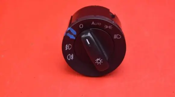 Volkswagen Golf V Light switch 1K0941431