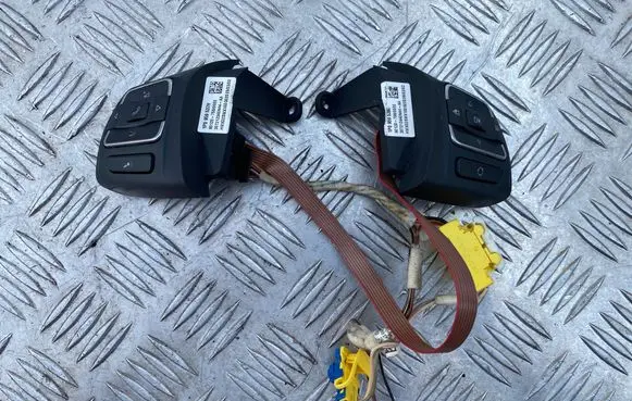 Seat Leon (1P) Steering wheel buttons/switches 1P0959538C 1P0969537H 5P0971584B