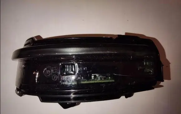 Front fender indicator light