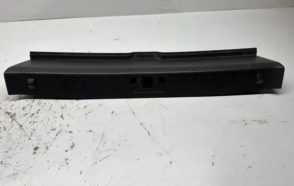 Trunk/boot lower side trim panel