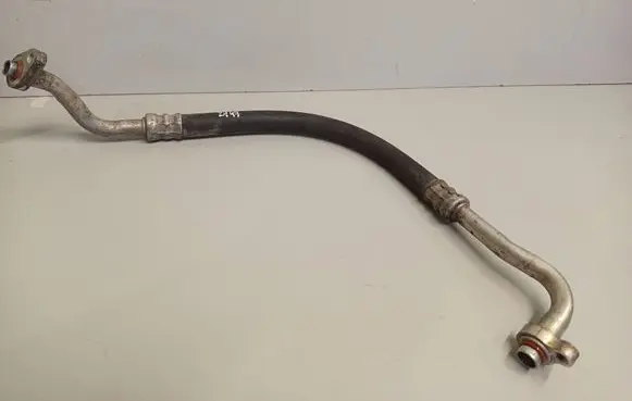 Ford Focus Air conditioning (A/C) pipe/hose 