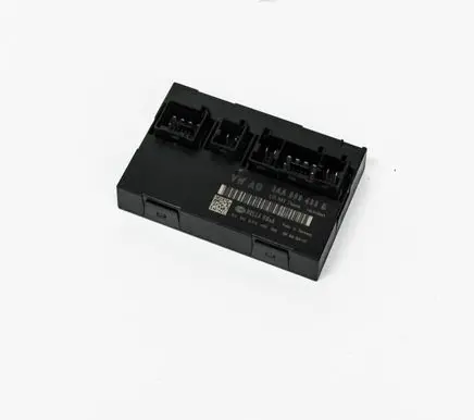 Volkswagen PASSAT B7 Central body control module 3AA959433B
