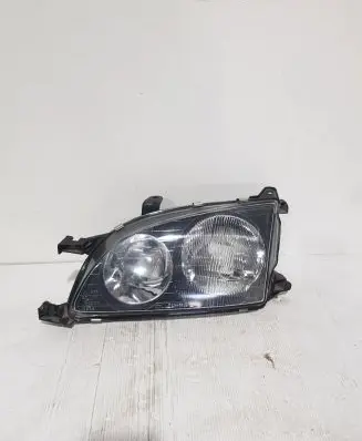 Toyota Avensis T220 Headlight/headlamp