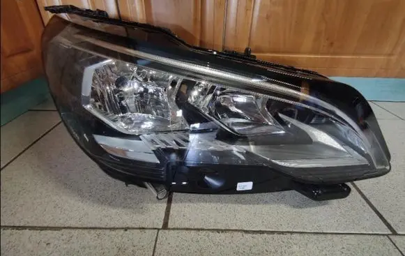 Peugeot 3008 II Headlight/headlamp