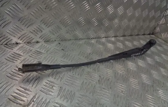 Opel Zafira B Front wiper blade arm