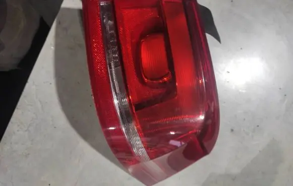 Volkswagen PASSAT B7 Rear/tail lights 3AE945096F