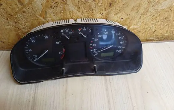 Volkswagen PASSAT B5 Speedometer (instrument cluster) 09051940090