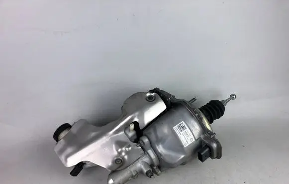Volkswagen Golf VIII Brake booster 5WC614105AB