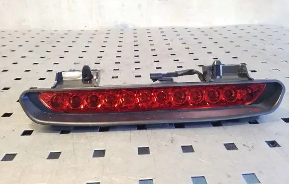 Chevrolet Orlando Third/center stoplight 95031492