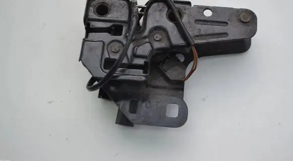 Seat Ibiza II (6k) Engine bonnet/hood lock/catch 4F0823509A