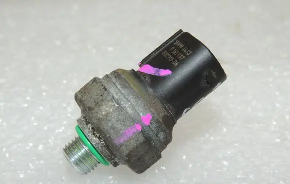 Mini One - Cooper Coupe R56 Air conditioning (A/C) pressure sensor 64539323658 9323658
