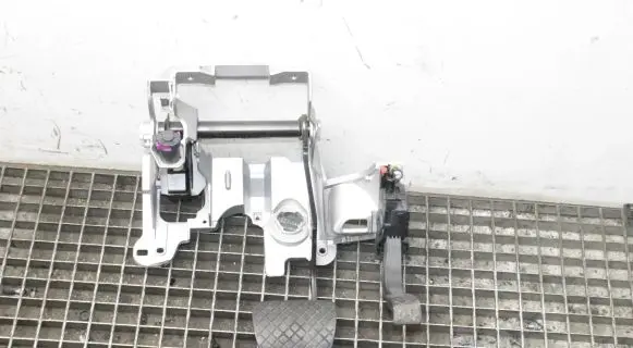 Audi A5 8T 8F Pedal assembly 8K2721117