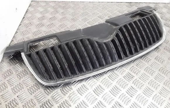Skoda Roomster (5J) Front bumper upper radiator grill 5J0853668A