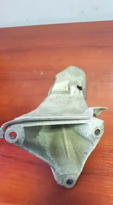 BMW 1 E81 E87 Engine mounting bracket 24168110