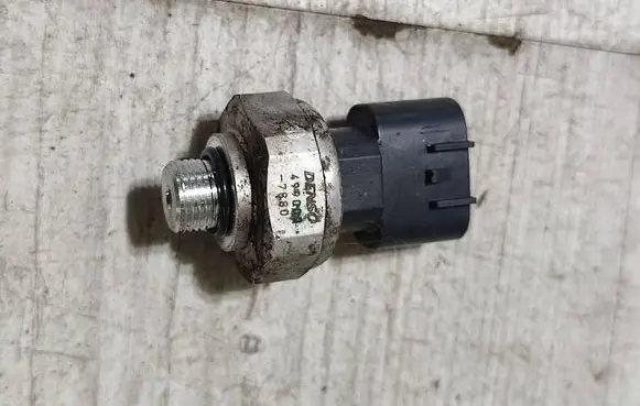 Lexus RC Air conditioning (A/C) pressure sensor 4990007880