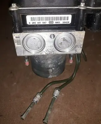 Toyota Avensis T270 ABS Pump 265951567 265251490