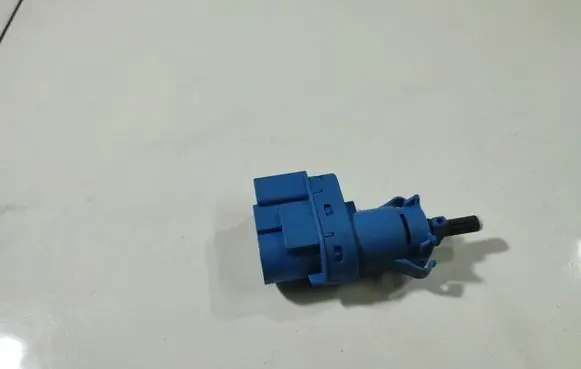 Mazda 3 I Brake pedal sensor switch 