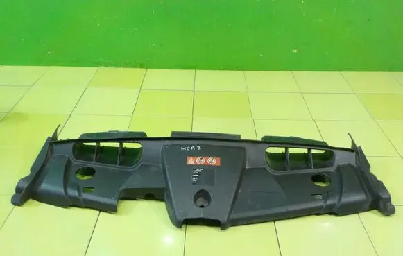 Mercedes-Benz E C207 W207 Engine cover (trim) A2075000355 XP179