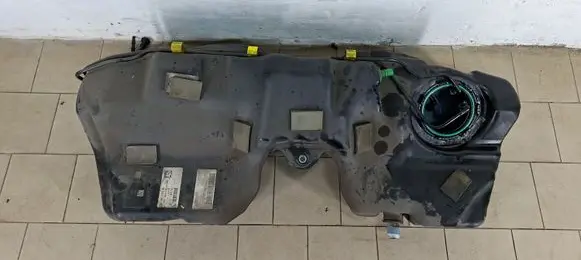 Jaguar XE Fuel tank GX739K007DD