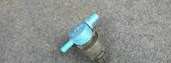 Mercedes-Benz CLS C219 Turbo solenoid valve 0004703693