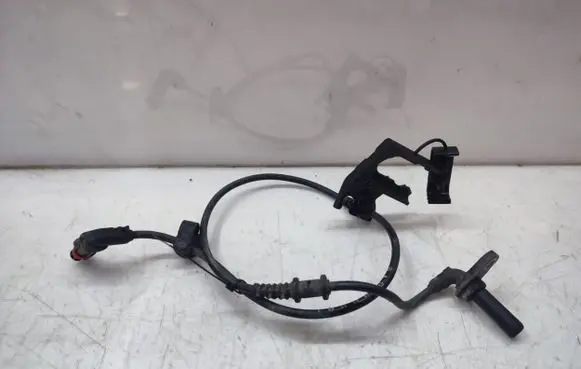 Mercedes-Benz CLS C218 X218 ABS brake wheel speed sensor A2125400117