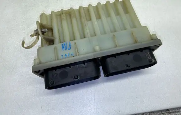 Opel Zafira A Fan control module 24462346