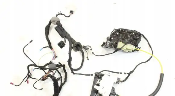 BMW M8 F93 Gran Coupe Front door lock 7450420