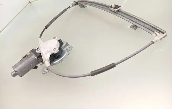Renault Megane I Front door window regulator with motor 0130821720