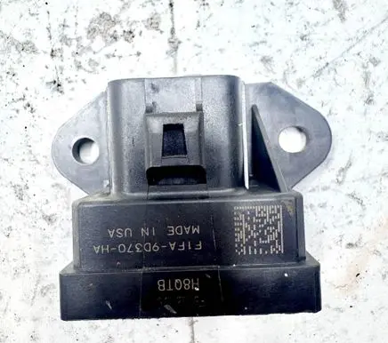 Ford Focus Fuel pump relay F1FA9D370HA