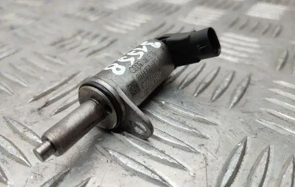 Audi A4 S4 B8 8K Camshaft vanos timing valve 06H103697A