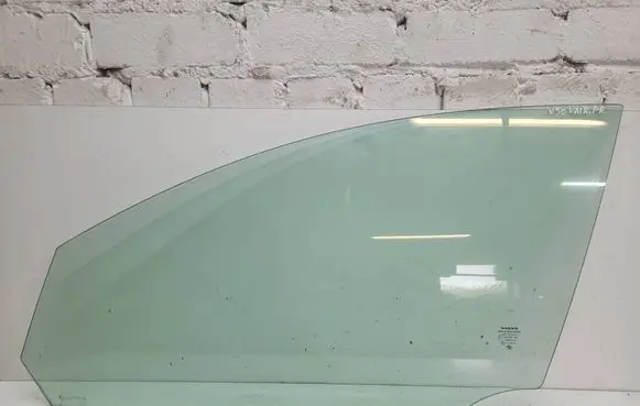 Volvo V50 Front door window glass four-door DOT57M53AS2 E000186