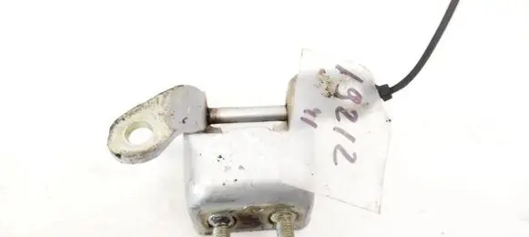 Honda CR-V Rear door lower hinge